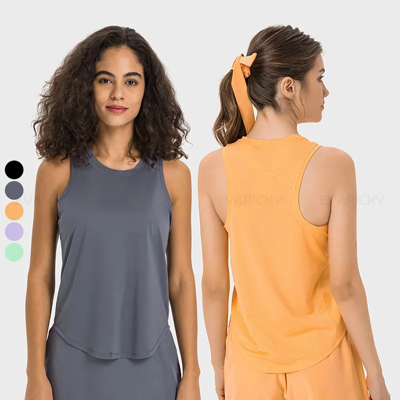 Kun je een tanktop nonchalant dragen?